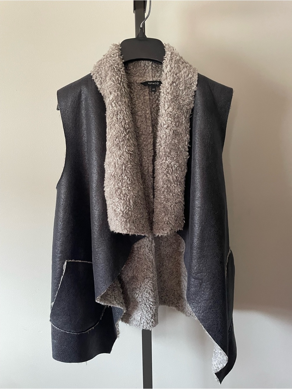 RW&CO Faux Leather Shearling Draped Open Front Boho Vest Size Large